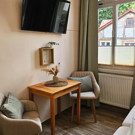 Altstadtidylle Allerheiligen - Moderne Gaestezimmer - Nahe Domplatz - Eigenes Bad - Wifi - Kaffee & Tee 3* Erfurt