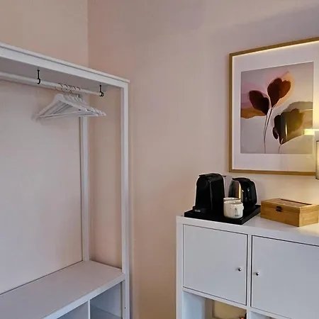 Gasthuis Altstadtidylle Allerheiligen - Moderne Gaestezimmer - Nahe Domplatz - Eigenes Bad - Wifi - Kaffee & Tee Erfurt